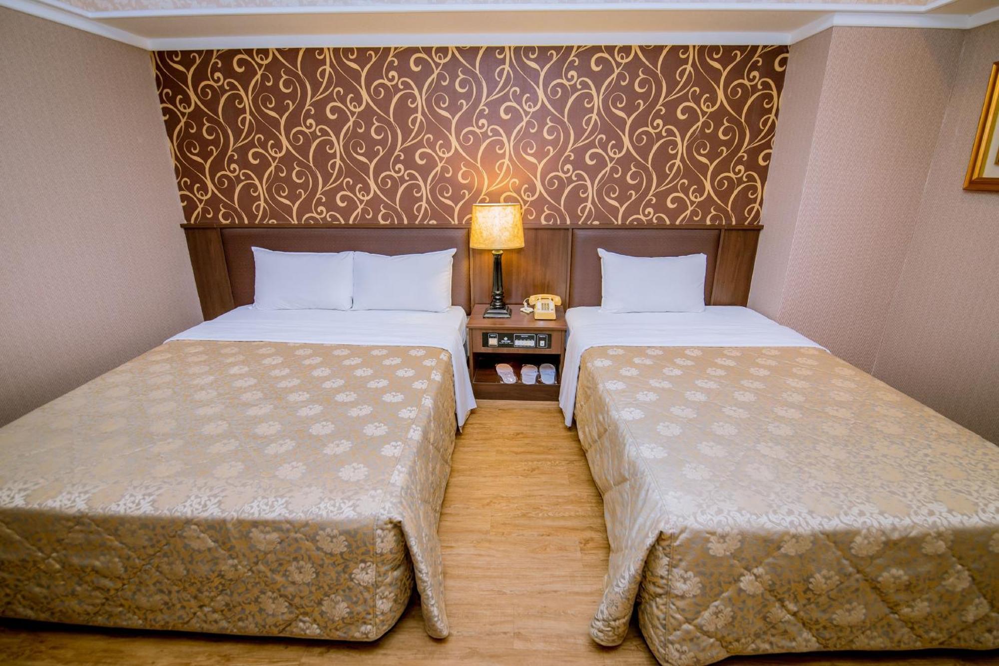 Hamilton Hotel Taichung Exterior foto